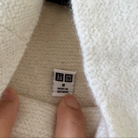Uniqlo Cream High Neck Turtleneck Sweater - Picture 3 of 3